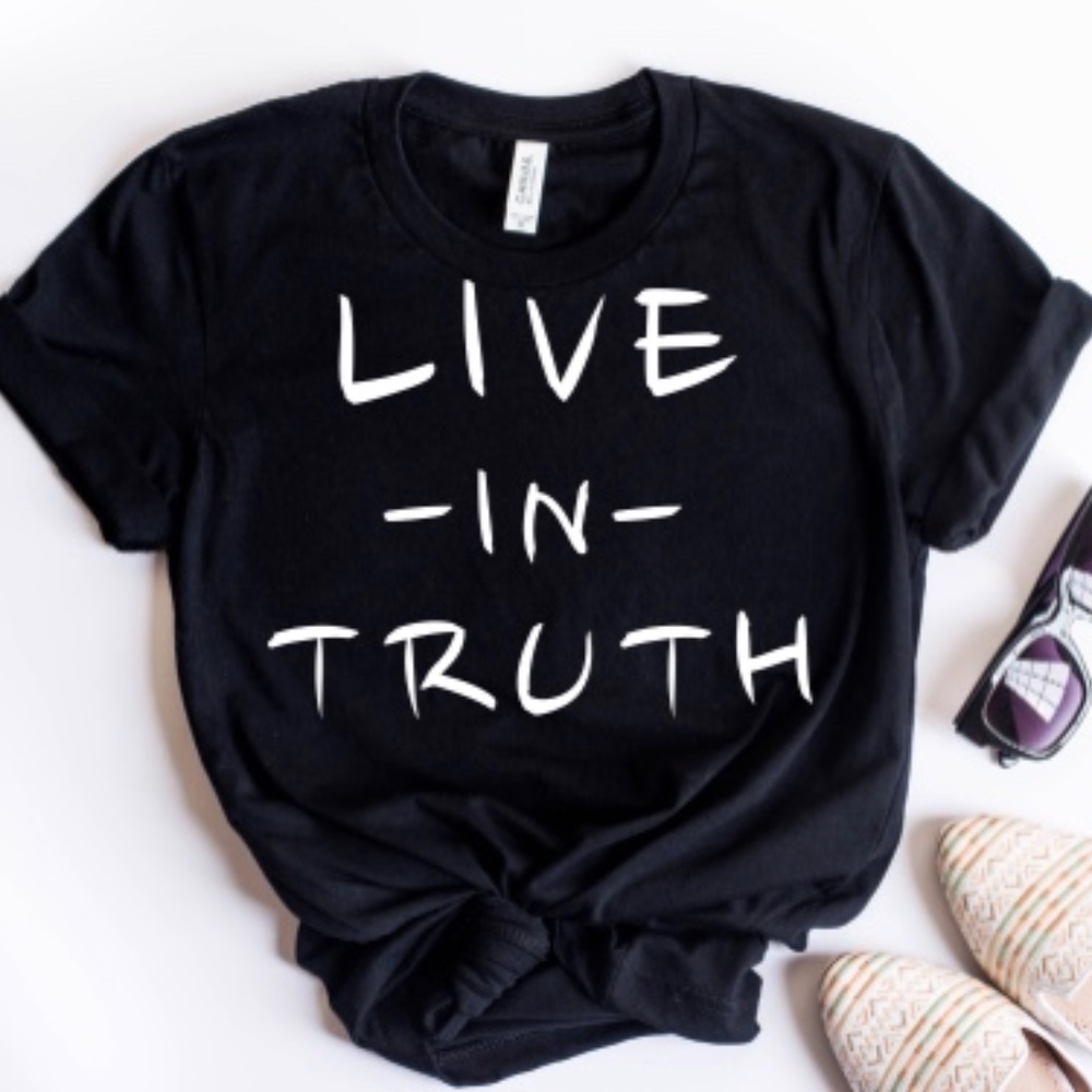 Live in Truth Graphic Tee